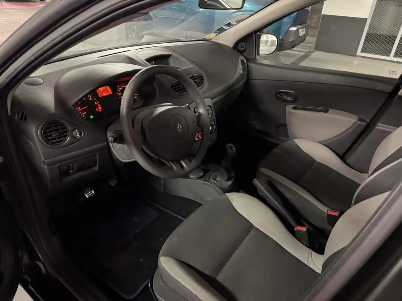 Renault Clio Citadine 5 portes — photo 8