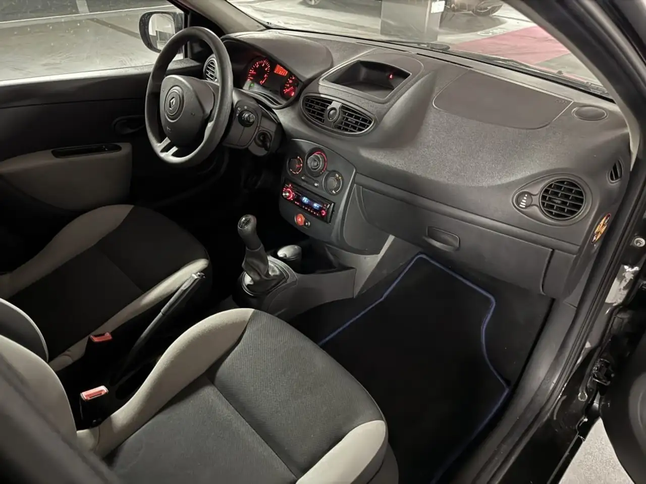 Renault Clio Citadine 5 portes — photo 9