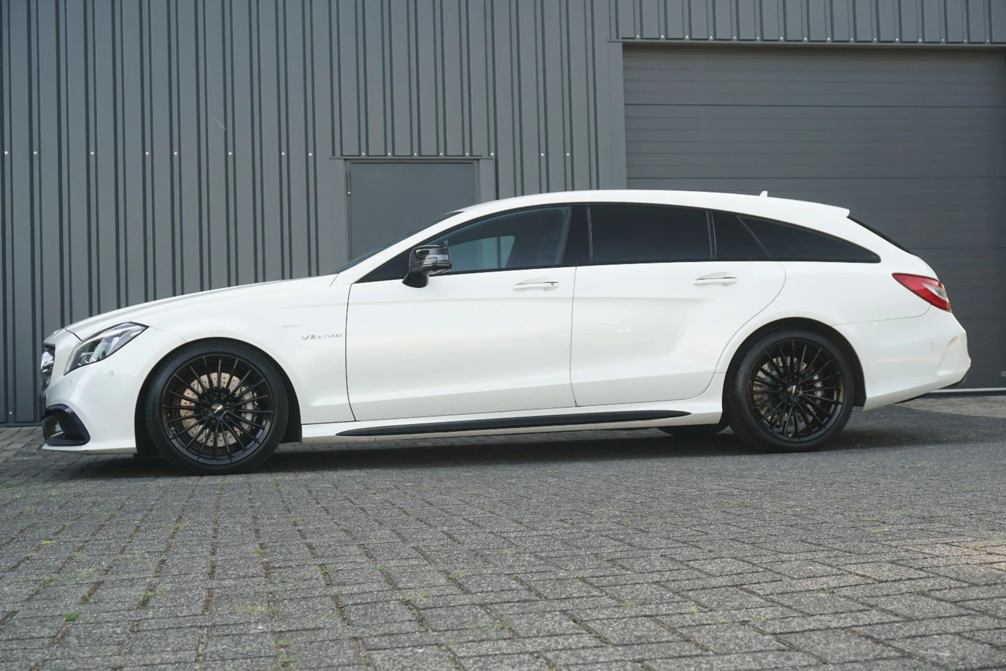 Mercedes-Benz CLS 63 AMG CLS 63 AMG 4M SB 389,-Mtl. Keyl. 360° Distr+ H&K — photo 4