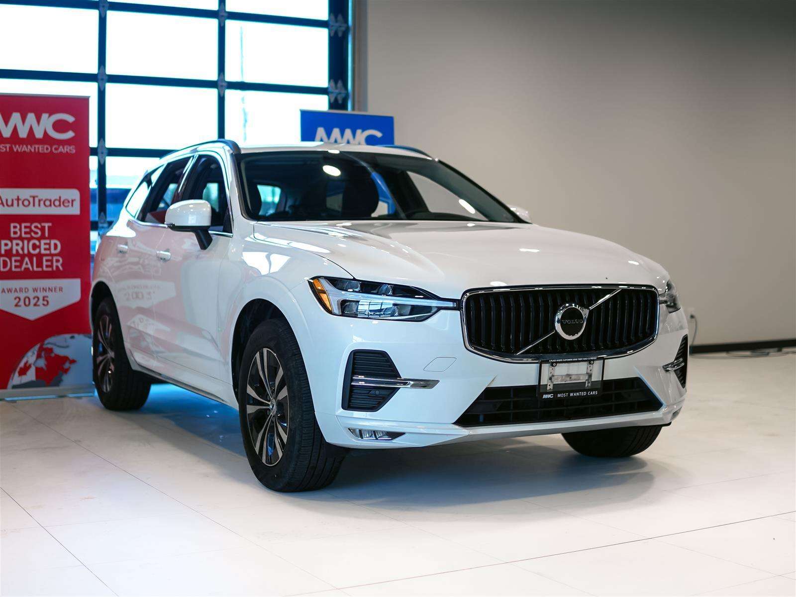 2023 Volvo XC60 CORE AWD | NAV | PANO | LTHR | ACCIDENT FREE — снимка 1