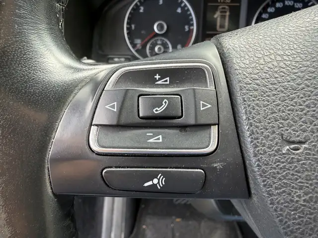 Volkswagen Transporter view 13