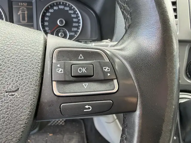 Volkswagen Transporter view 14