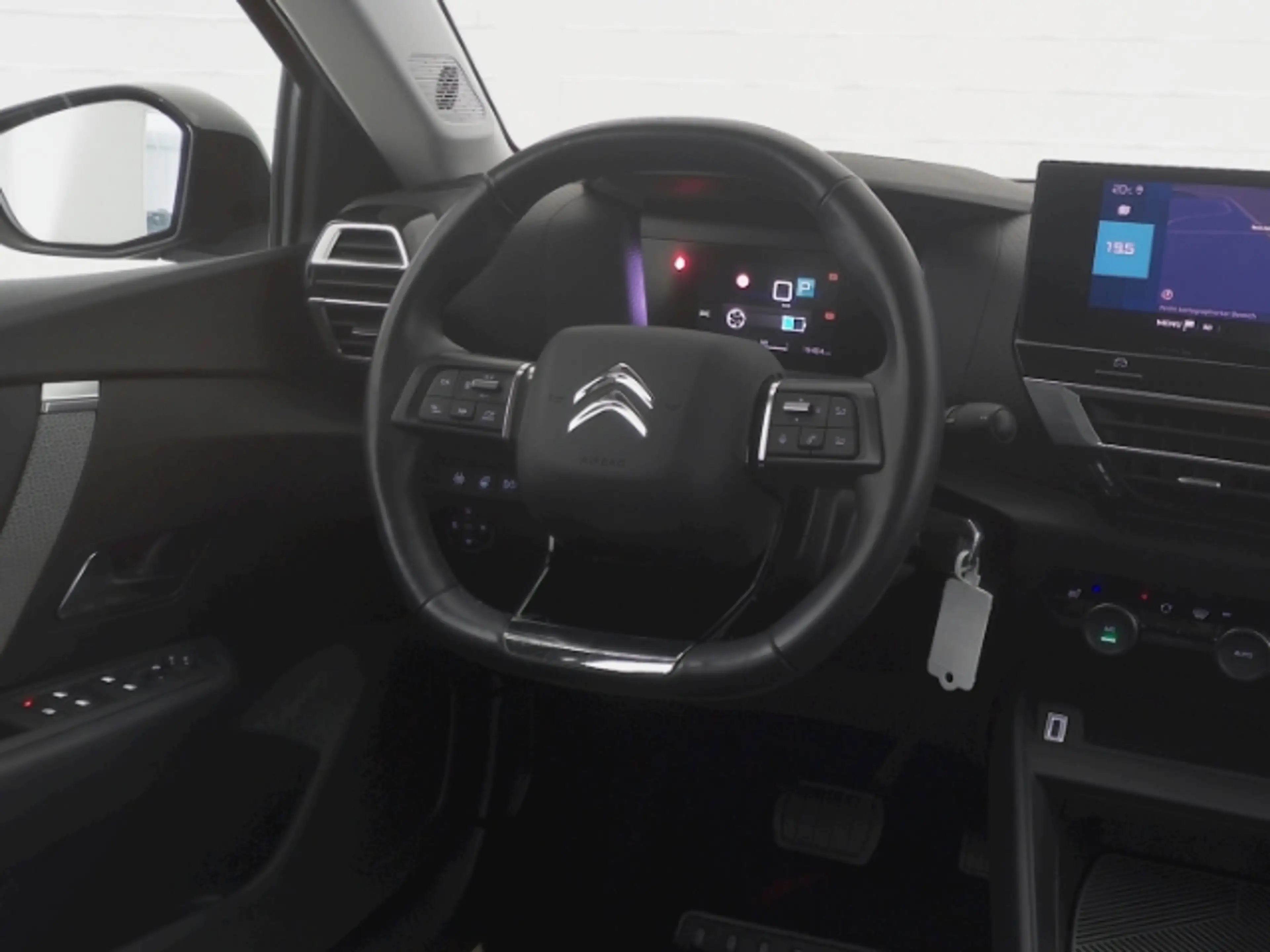 Citroen E-C4 Electric C SERIES 50kWh+NAVI+RÜCKFAHRKAMERA+SITZHEIZUNG+LED — photo 9