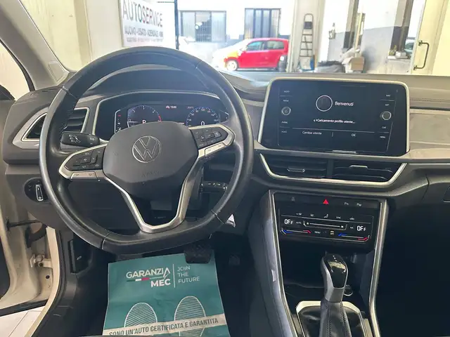 Volkswagen T-Roc view 7
