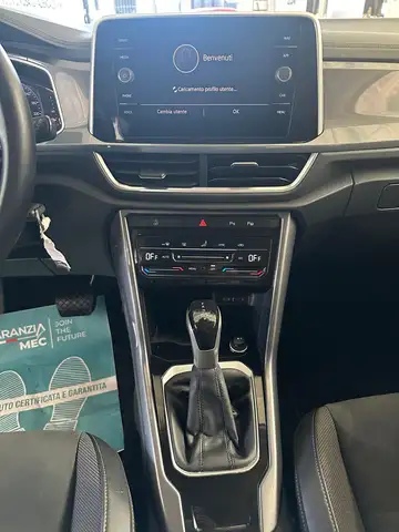 Volkswagen T-Roc view 8