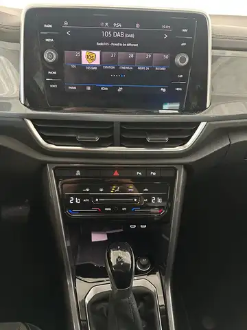 Volkswagen T-Roc view 10