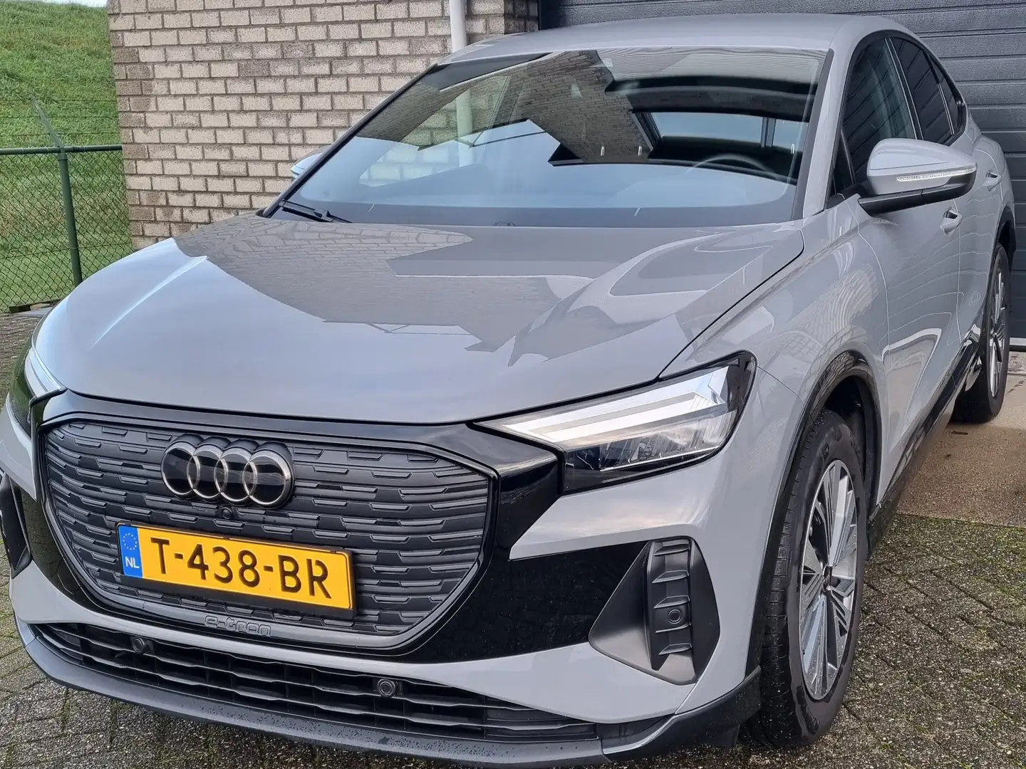 Audi Q4 e-tron Q4 35 sportback Advanced edition 55 kWh Gris - 1