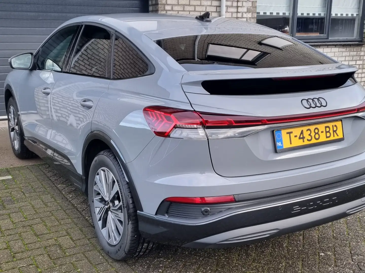 Audi Q4 e-tron Q4 35 sportback Advanced edition 55 kWh Gris - 2