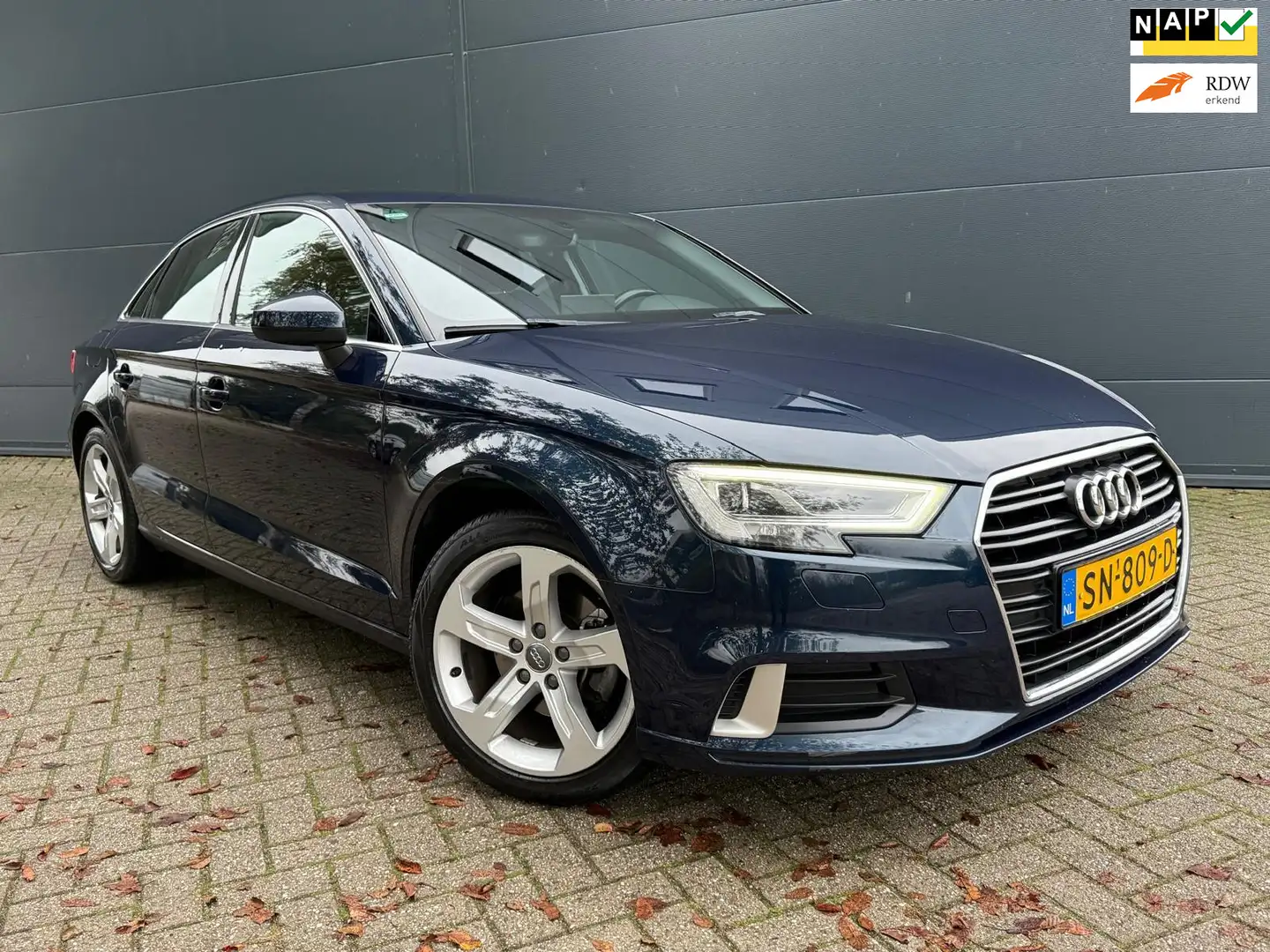 Audi A3 Limousine 1.0 TFSI Sport AUTOMAAT/Navi/bluetooth/p Blauw - 1
