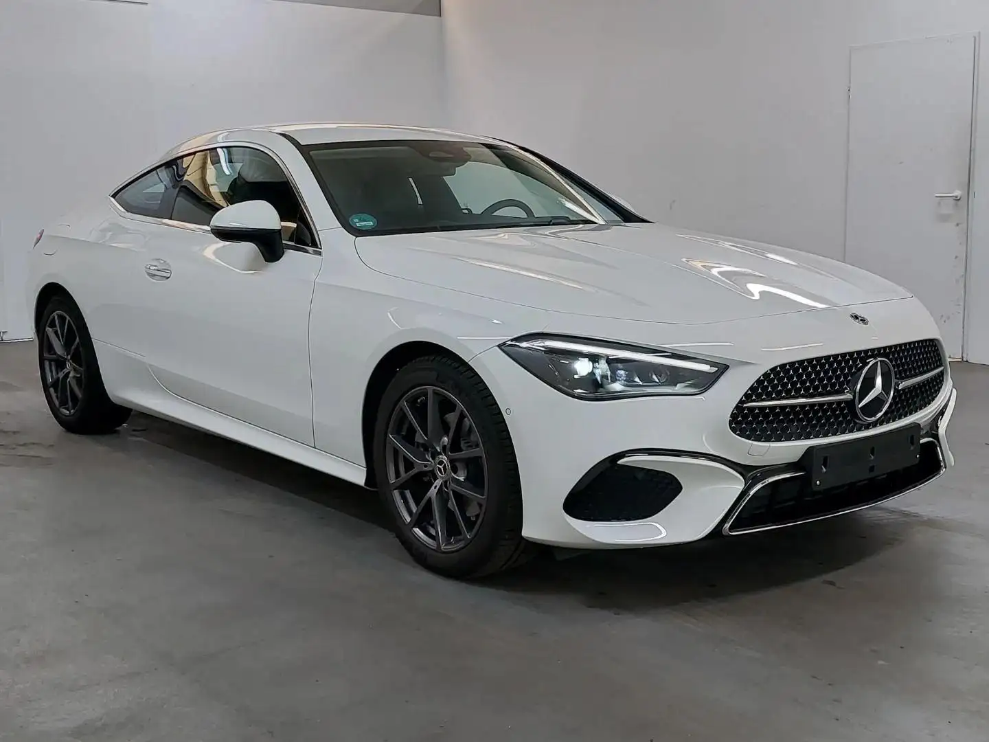 Mercedes-Benz CLE 200 Avantgarde Advanced Plus MBUX LED Blanc - 2