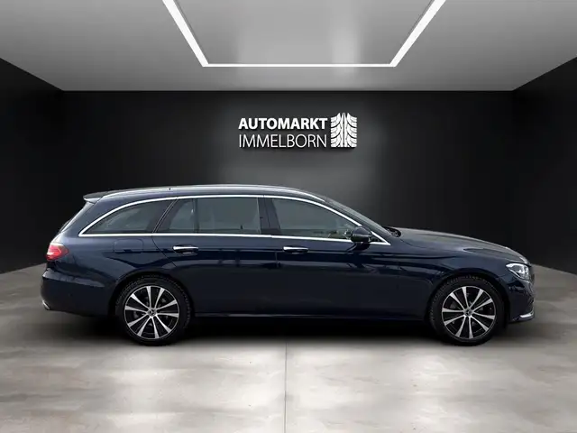 Mercedes-Benz E-Class view 12