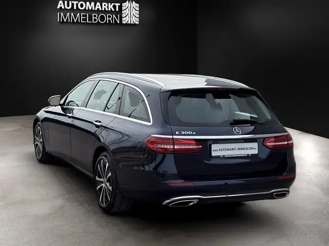 Mercedes-Benz E-Class view 5