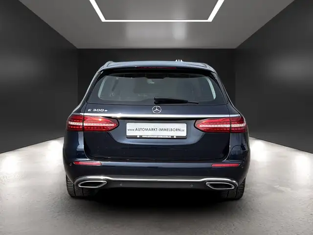 Mercedes-Benz E-Class view 10