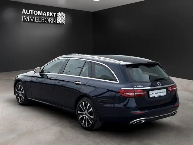 Mercedes-Benz E-Class view 6