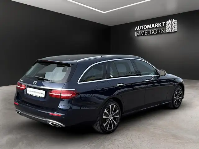 Mercedes-Benz E-Class view 8