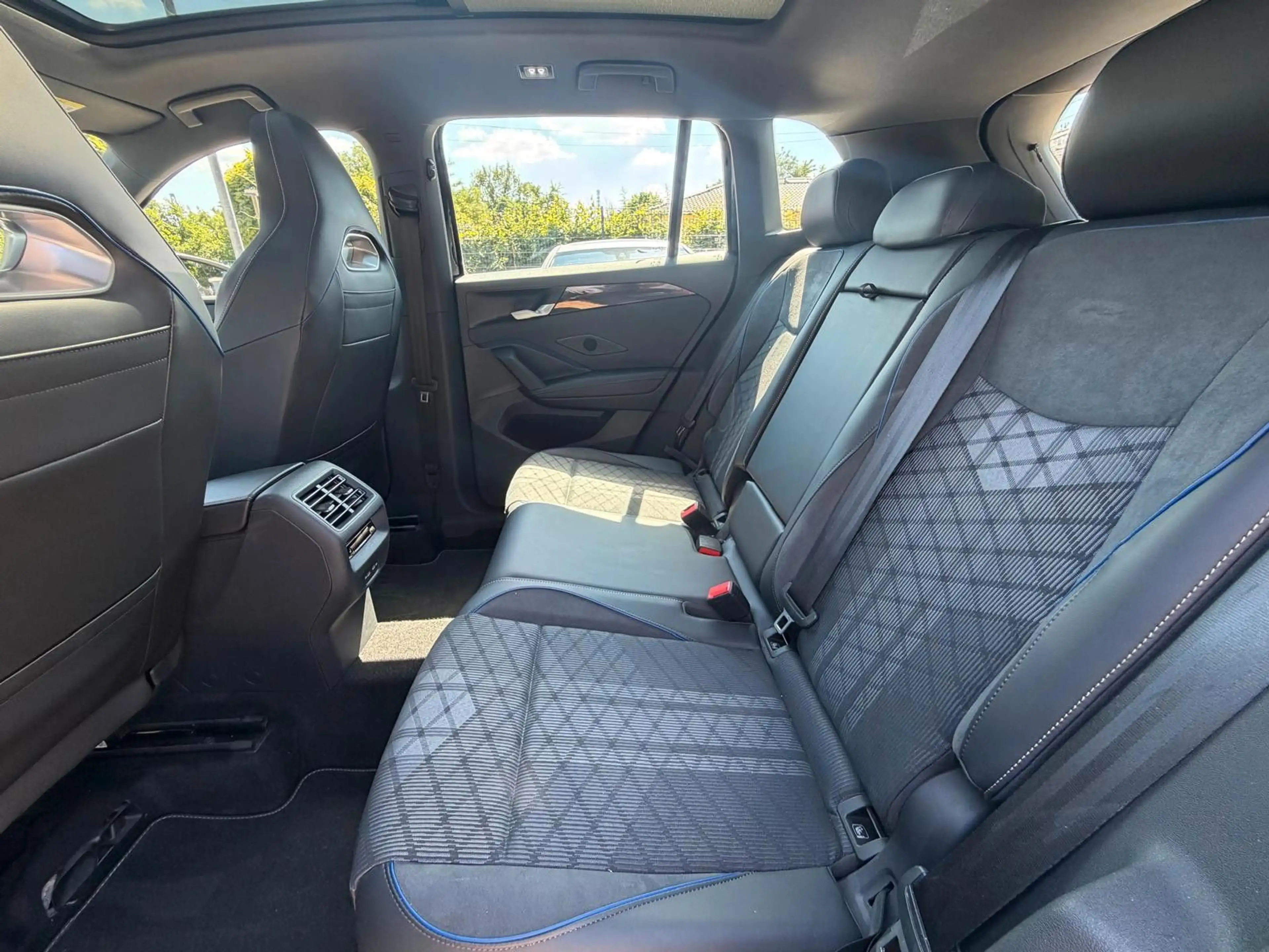 Volkswagen Tiguan R-Line Pano*ACC*360Kamera*HUP*AHK — photo 10