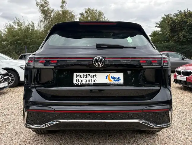 Volkswagen Tiguan view 5