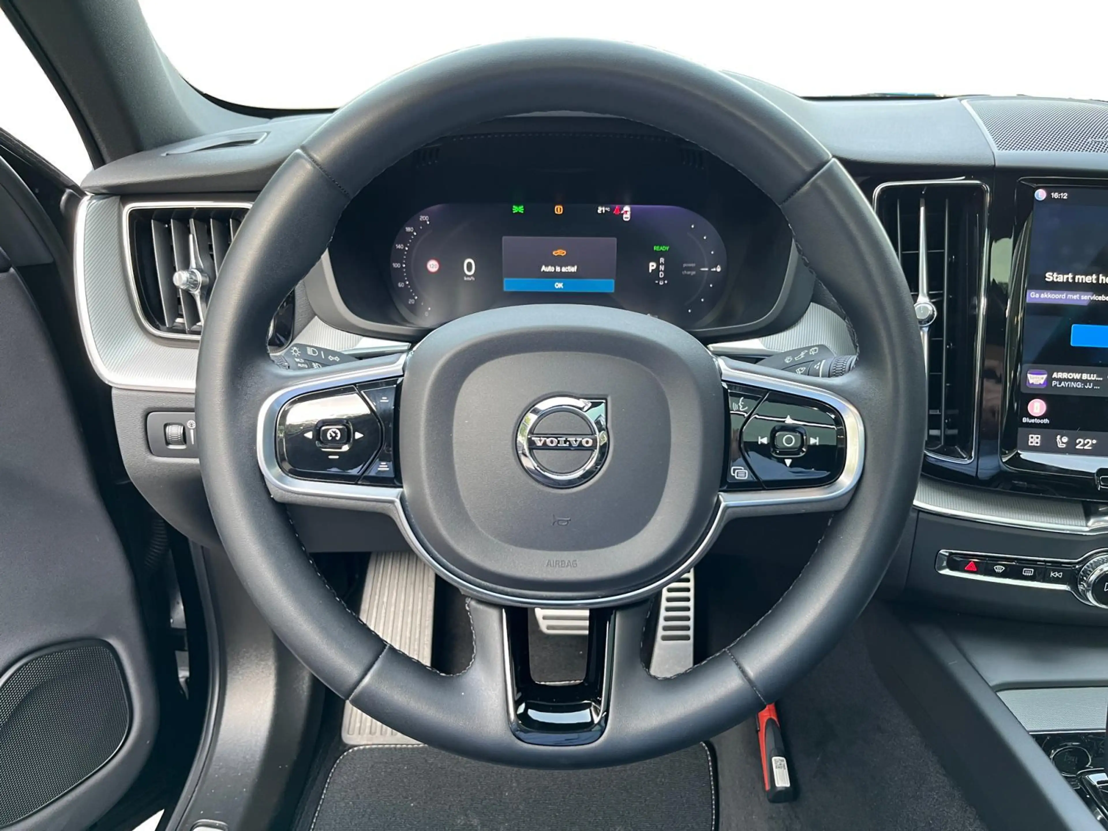 Volvo XC60 2.0 T6 Plug-in hybrid AWD Plus Dark | Trekhaak | P — photo 15