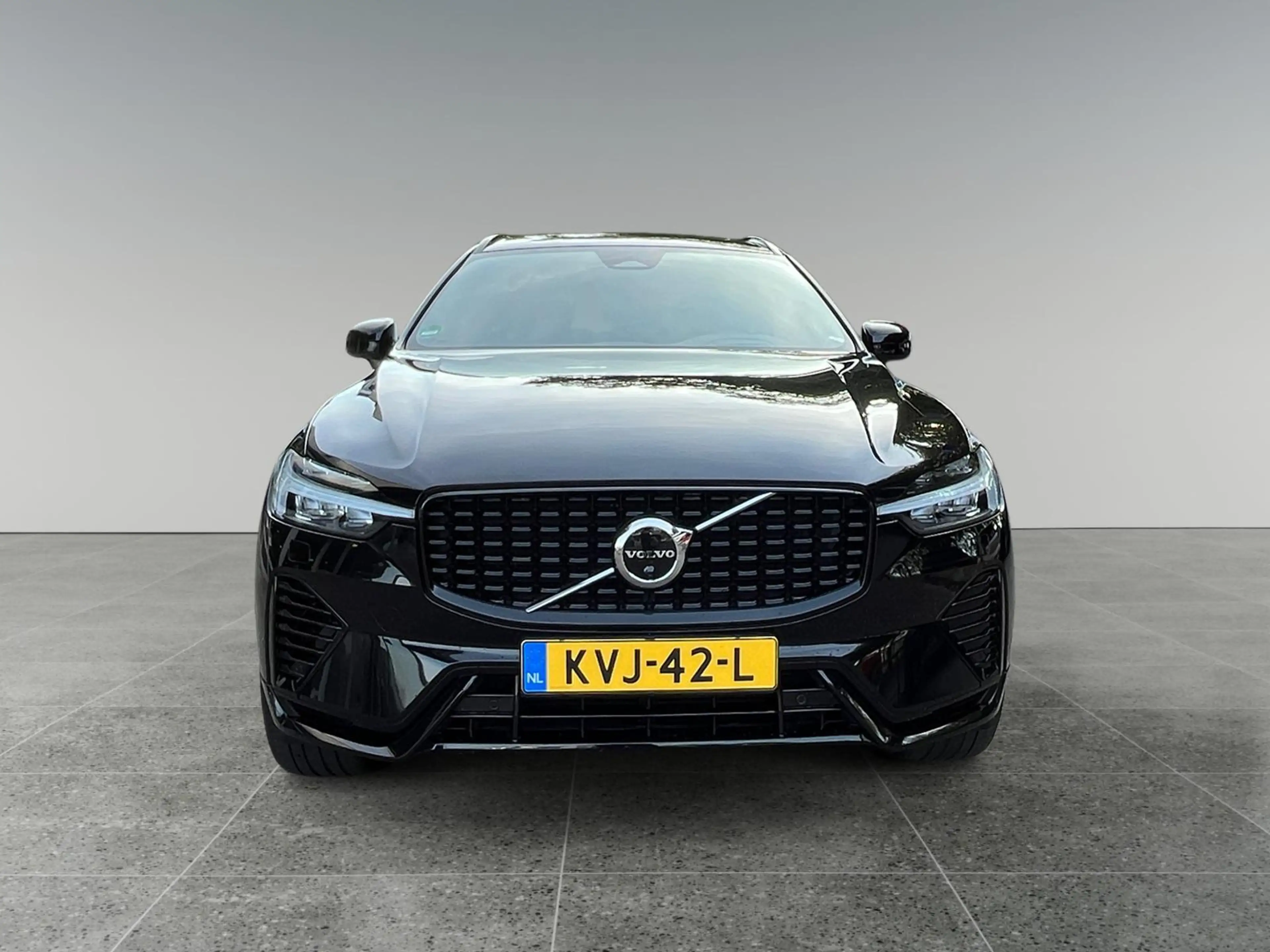 Volvo XC60 2.0 T6 Plug-in hybrid AWD Plus Dark | Trekhaak | P — photo 8