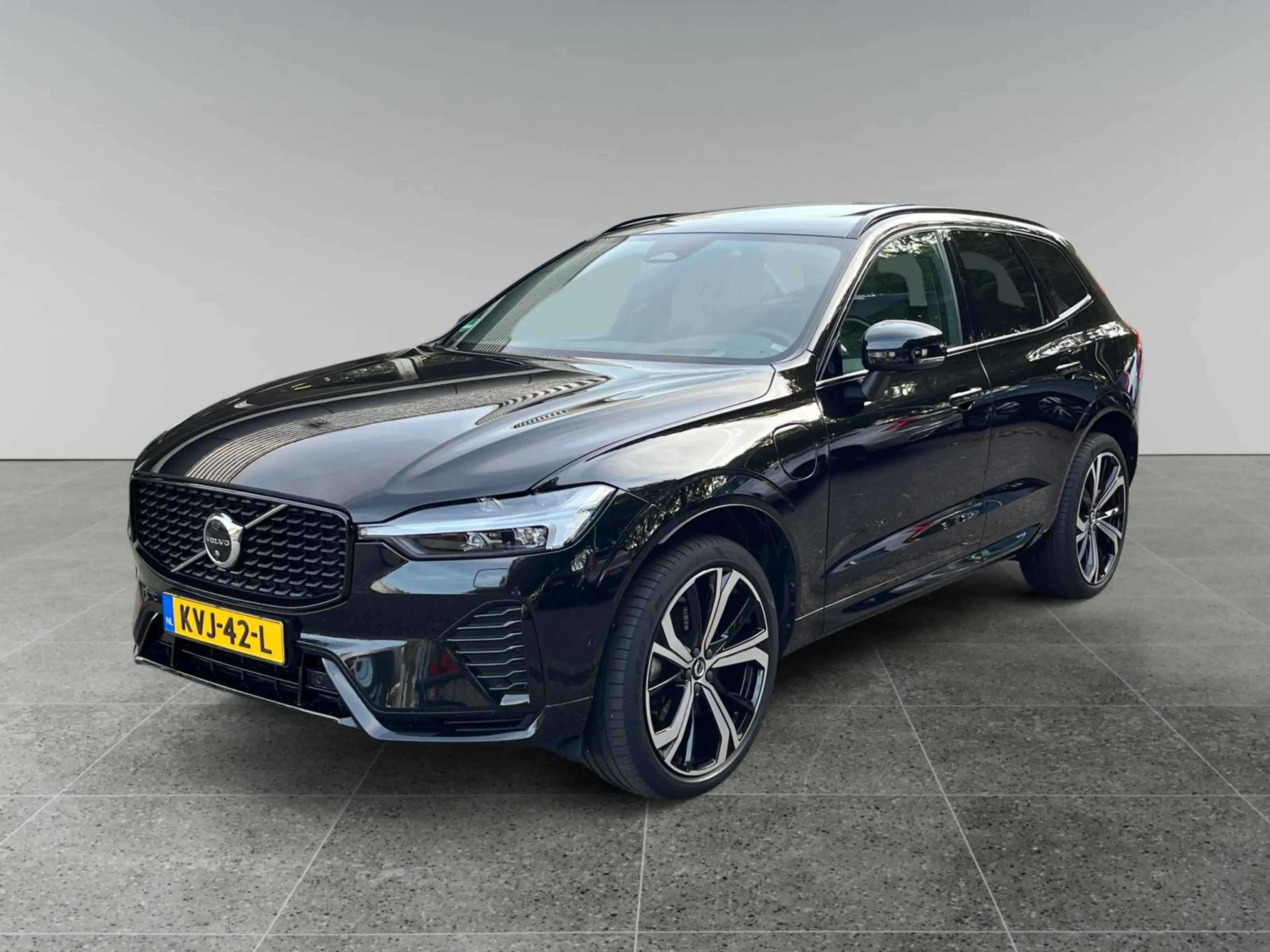Volvo XC60 2.0 T6 Plug-in hybrid AWD Plus Dark | Trekhaak | P