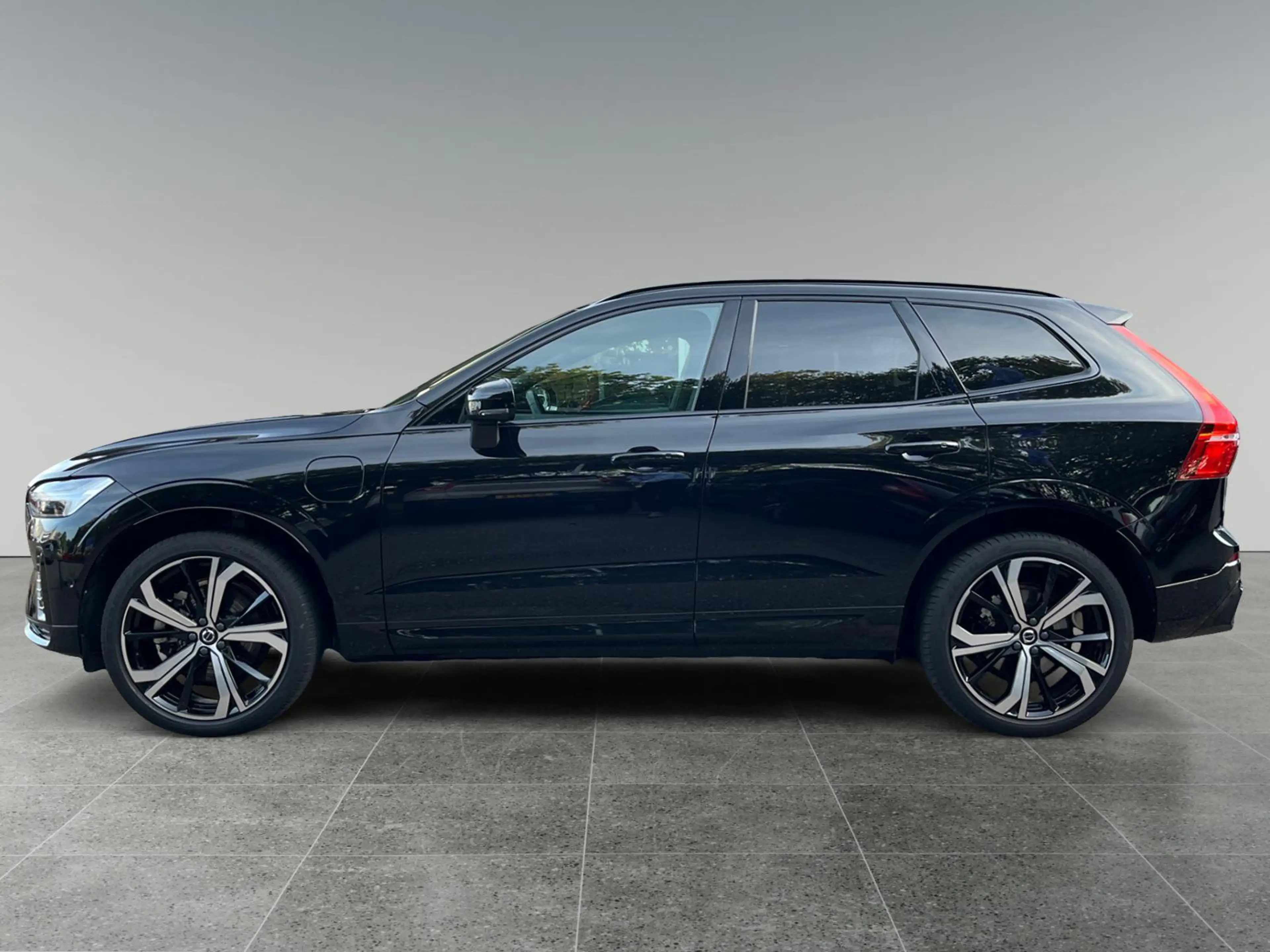 Volvo XC60 2.0 T6 Plug-in hybrid AWD Plus Dark | Trekhaak | P — photo 2