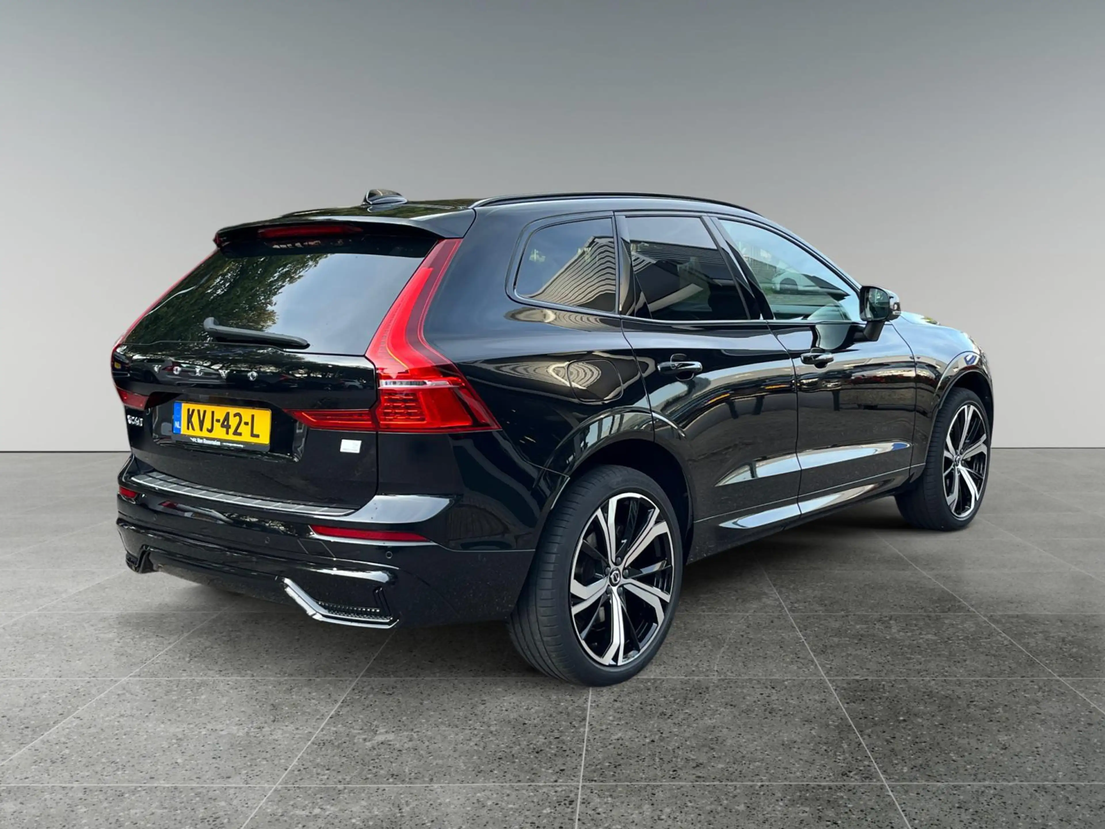 Volvo XC60 2.0 T6 Plug-in hybrid AWD Plus Dark | Trekhaak | P — photo 5