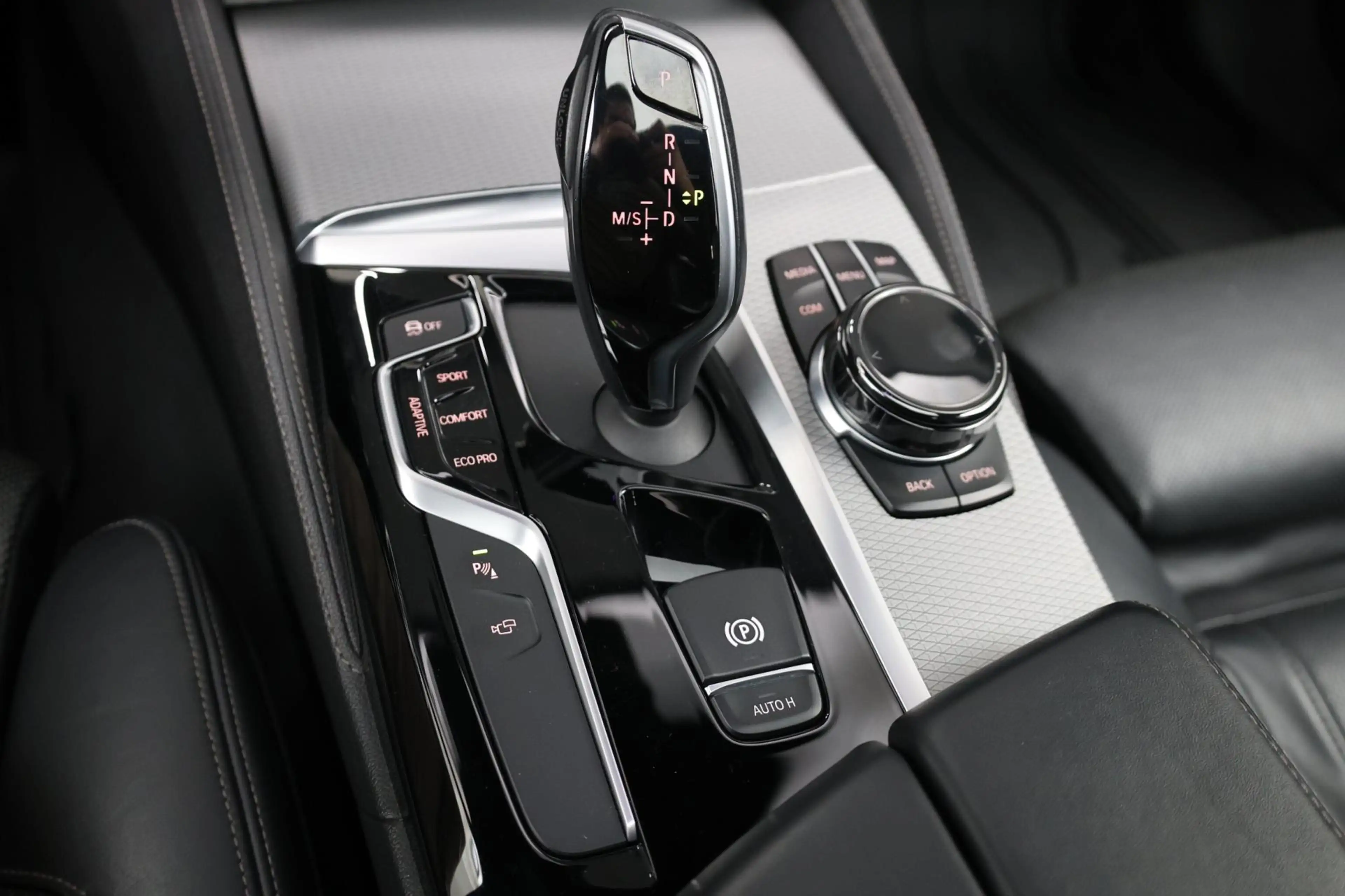 BMW 540 5-serie Touring 540i xDrive M-Sport LED/VIRTUAL/SF — photo 15