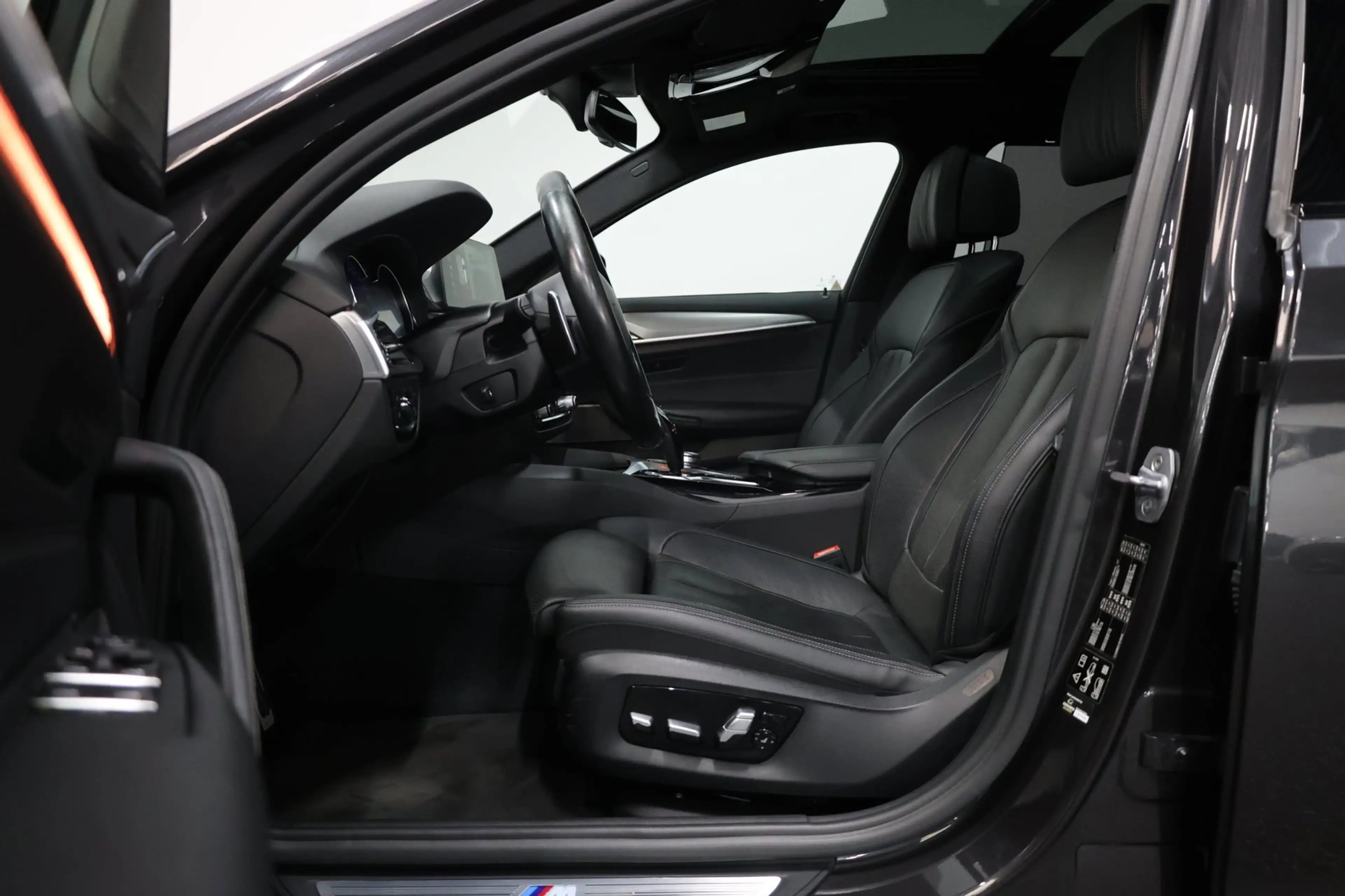 BMW 540 5-serie Touring 540i xDrive M-Sport LED/VIRTUAL/SF — photo 9
