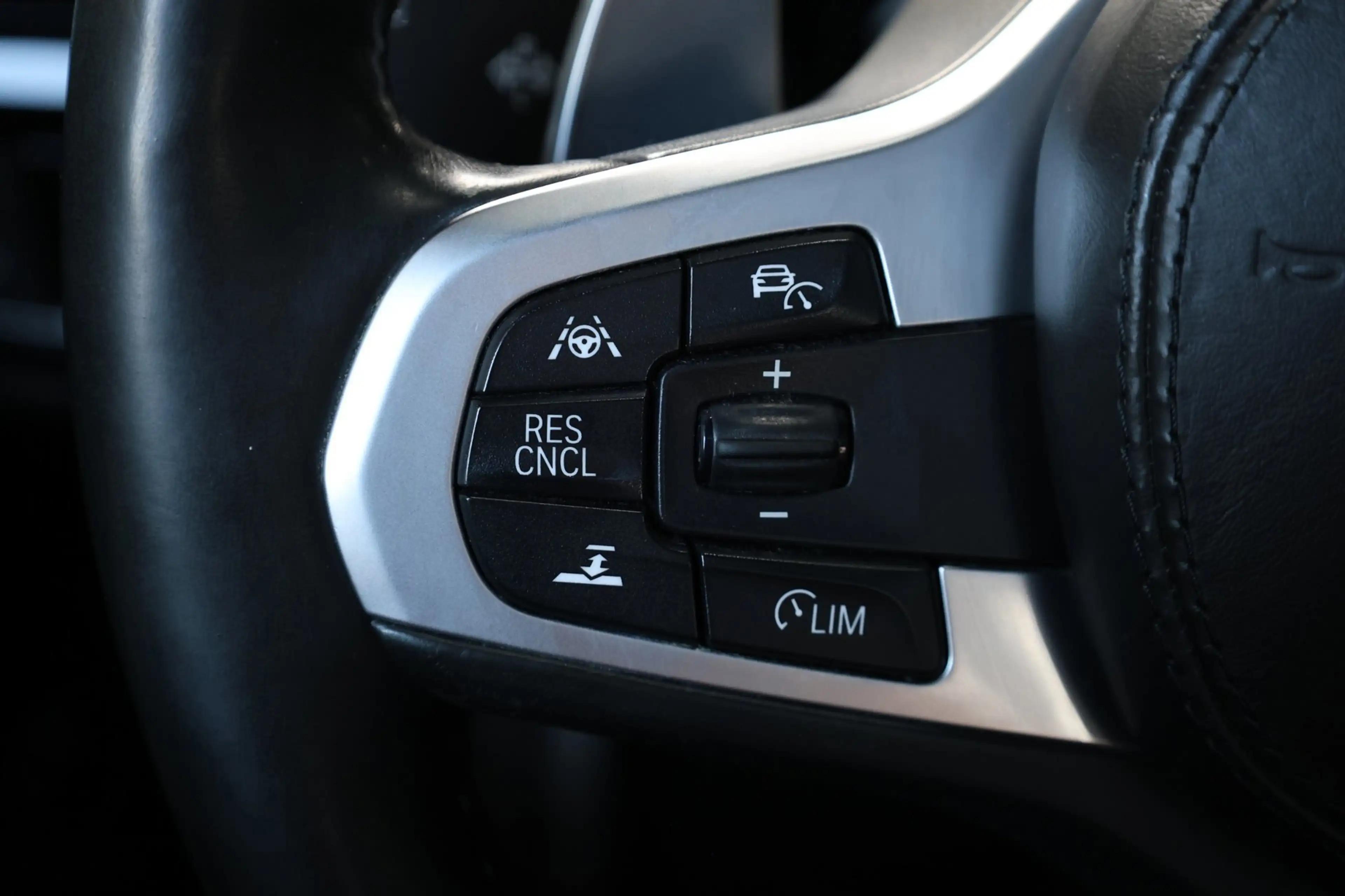 BMW 540 5-serie Touring 540i xDrive M-Sport LED/VIRTUAL/SF — photo 11