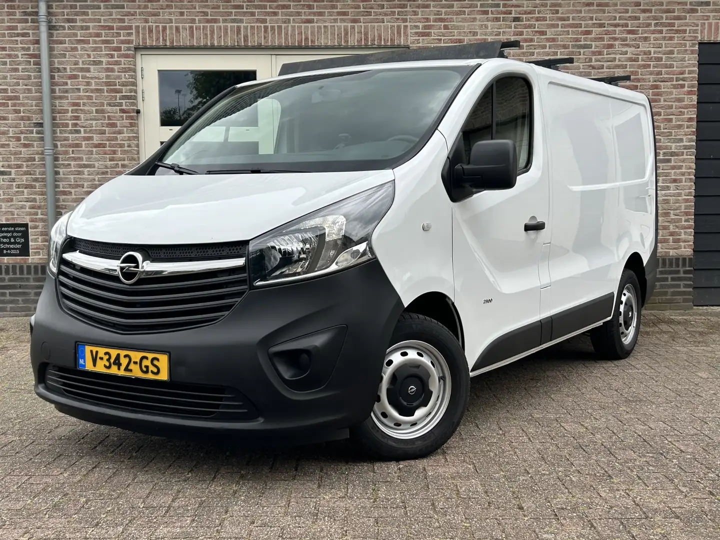 Opel Vivaro 1.6 CDTI L1H1 Sport EcoFlex Airco Navi Dealer O.H. Wit - 1