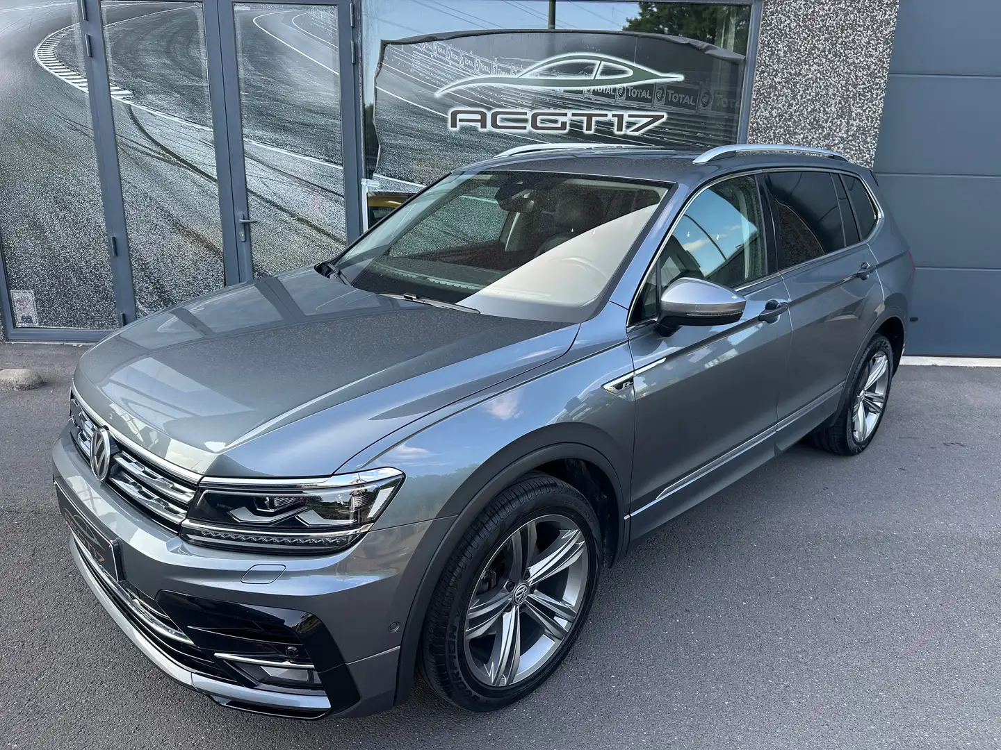 Volkswagen Tiguan Allspace 2.0 TDi SCR R-LINE 4Motion Highline DSG (EU6.2) Grijs - 1