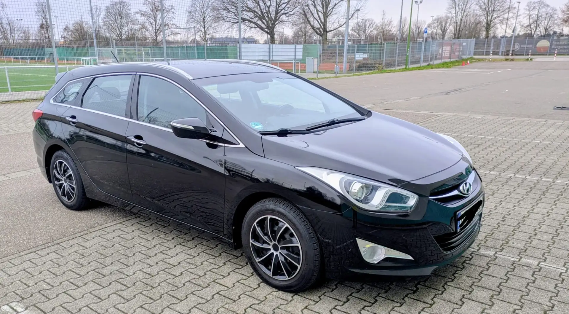 Hyundai i40 i40cw 1.6 Fifa World Cup Edition Black - 2