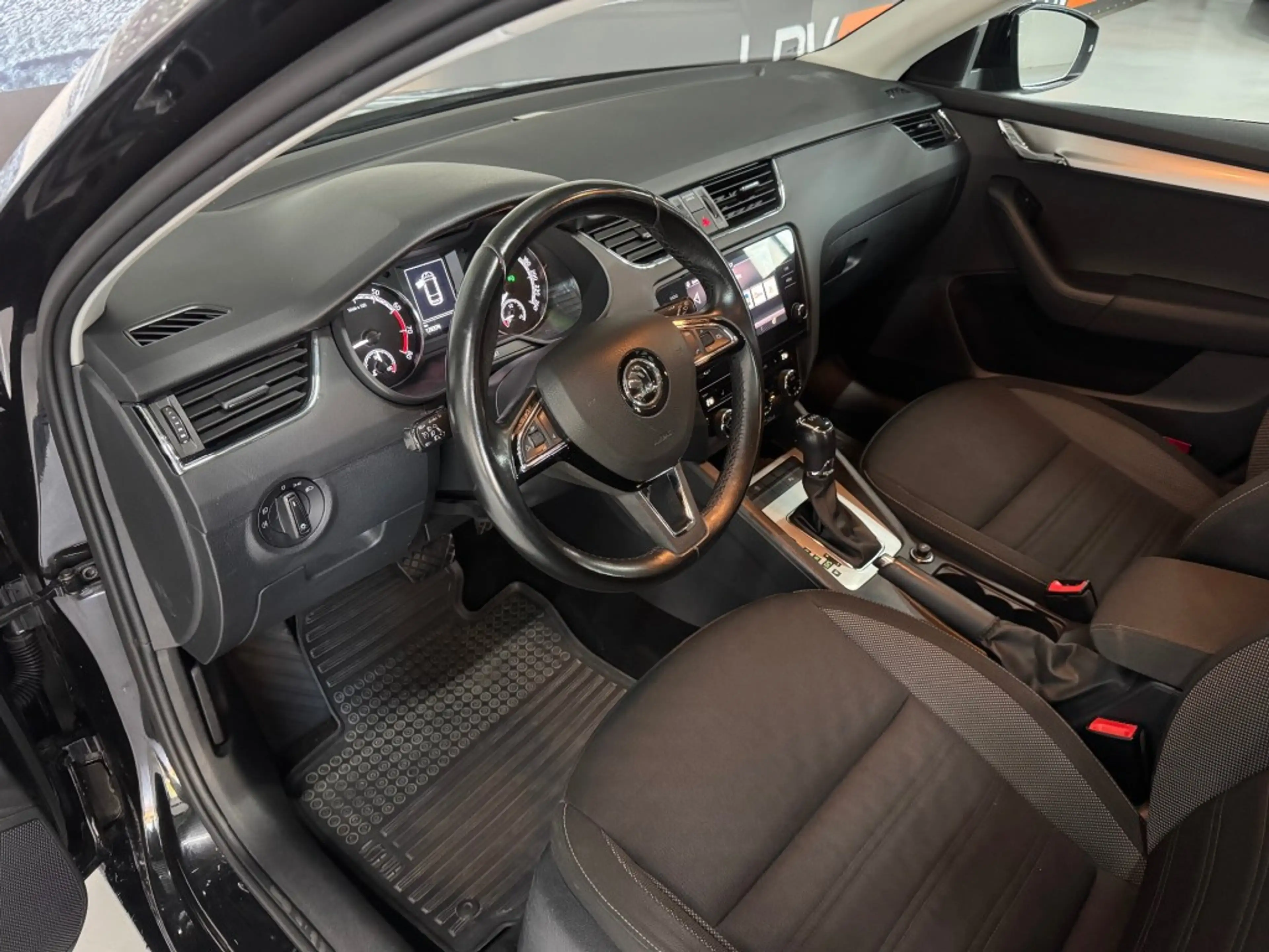Skoda Octavia DRIVE — photo 13