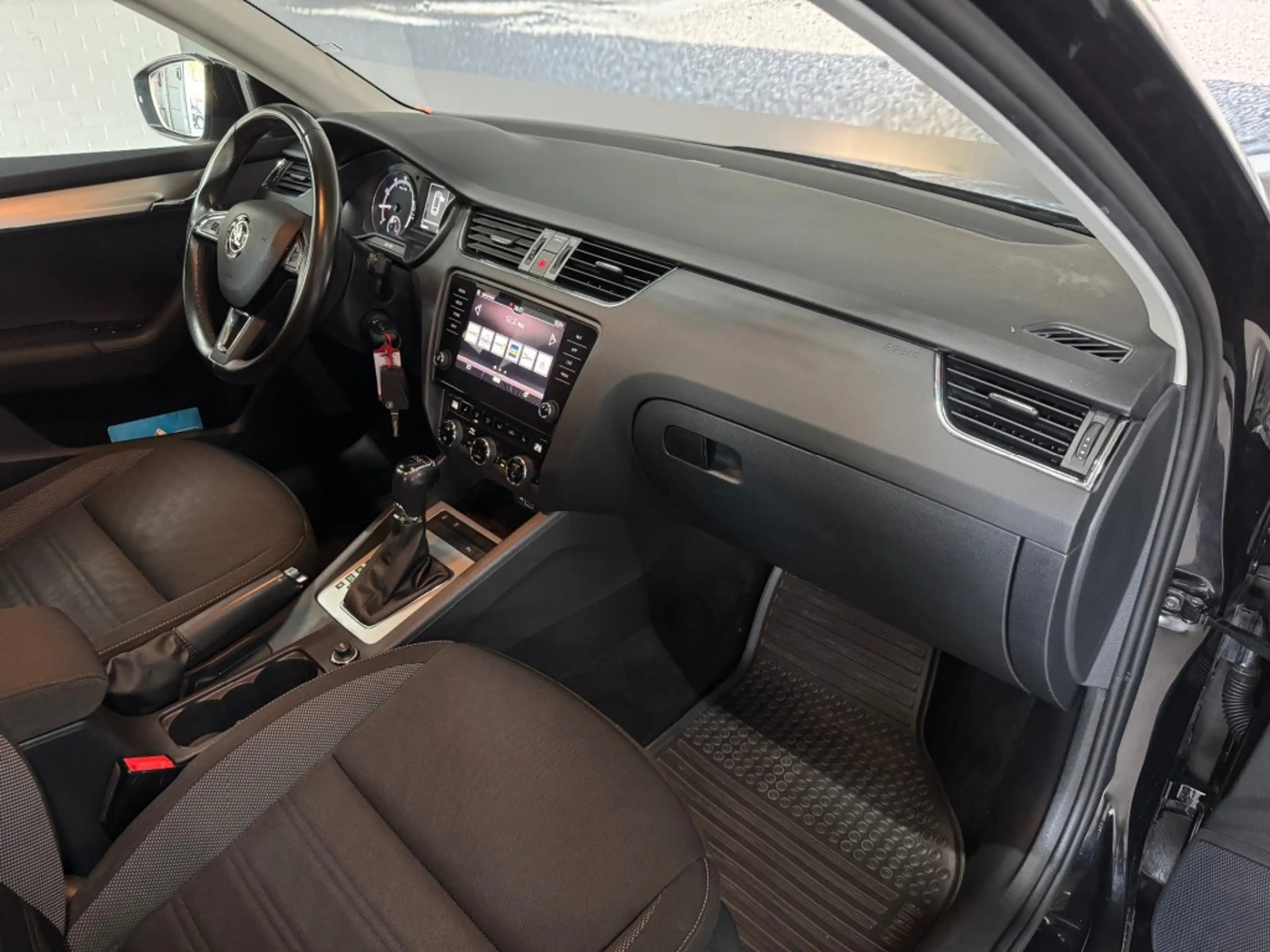 Skoda Octavia DRIVE — photo 15