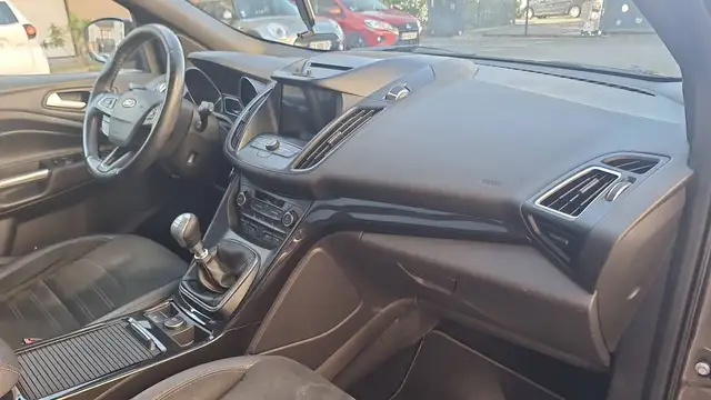 Ford Kuga view 10