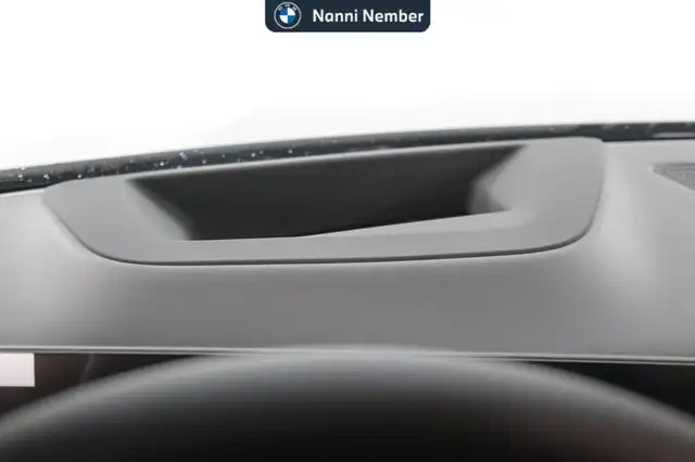 BMW X6 view 10