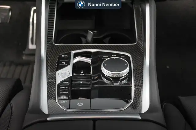 BMW X6 view 13