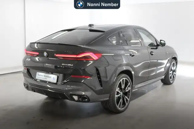 BMW X6 view 3