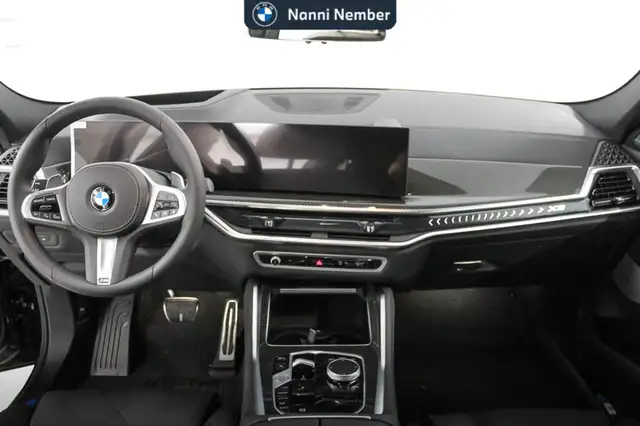 BMW X6 view 11