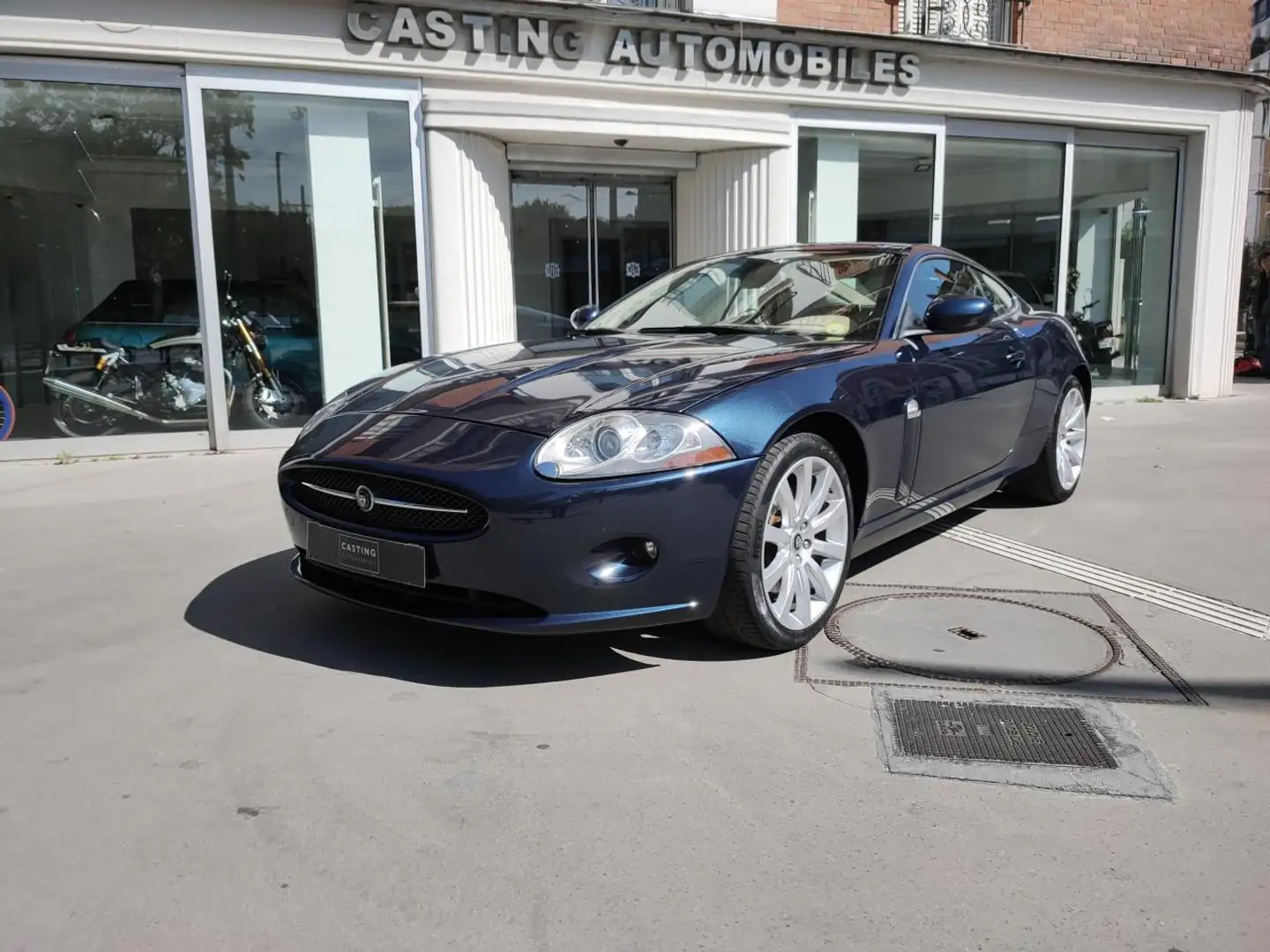 Jaguar XK Coupé 4.2i V8 - BVA COUPE . PHASE 1 Modrá - 1