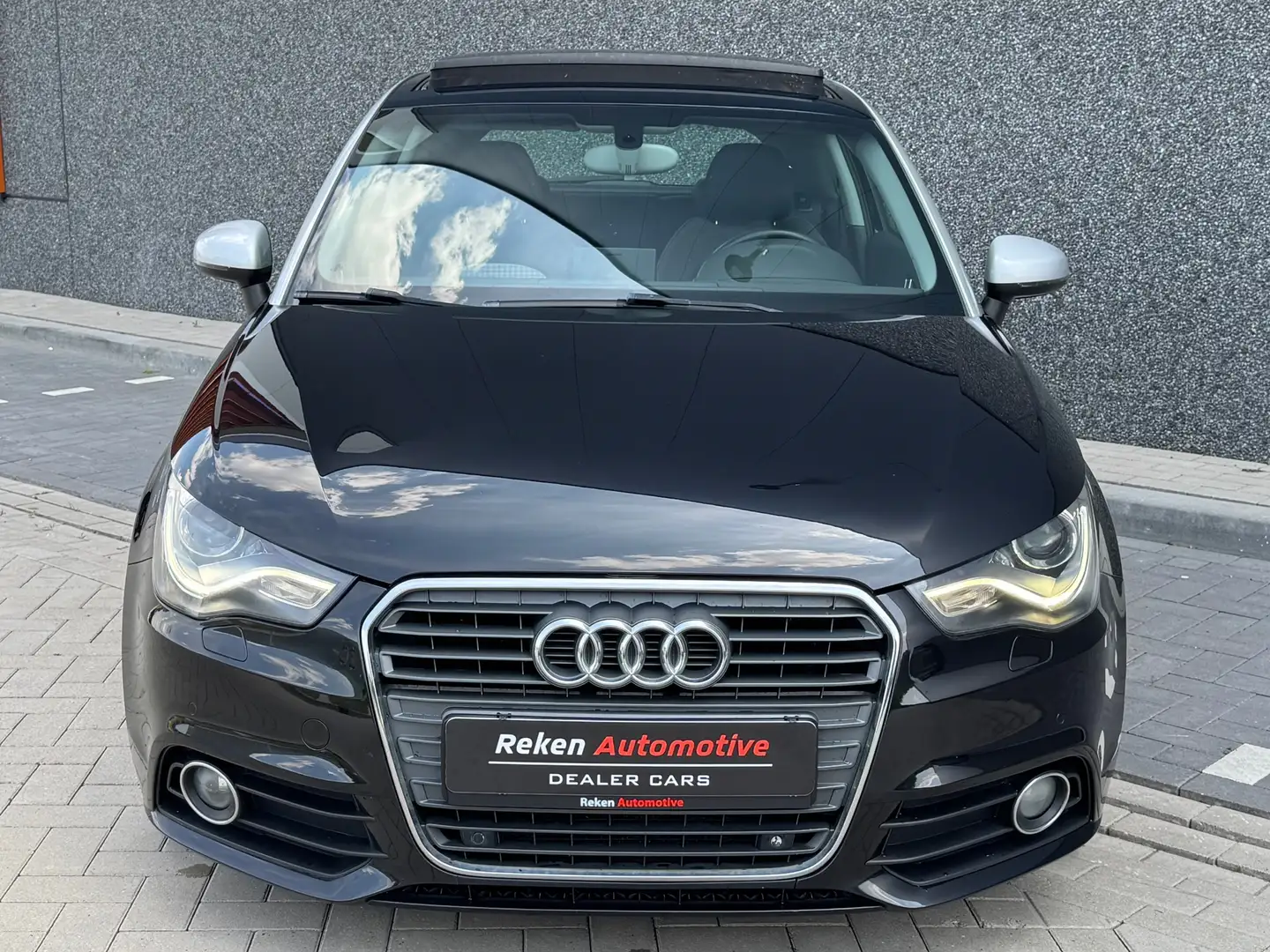 Audi A1 1.4 TFSI S-line Automaat Panorama dak Navi Cruise Zwart - 2
