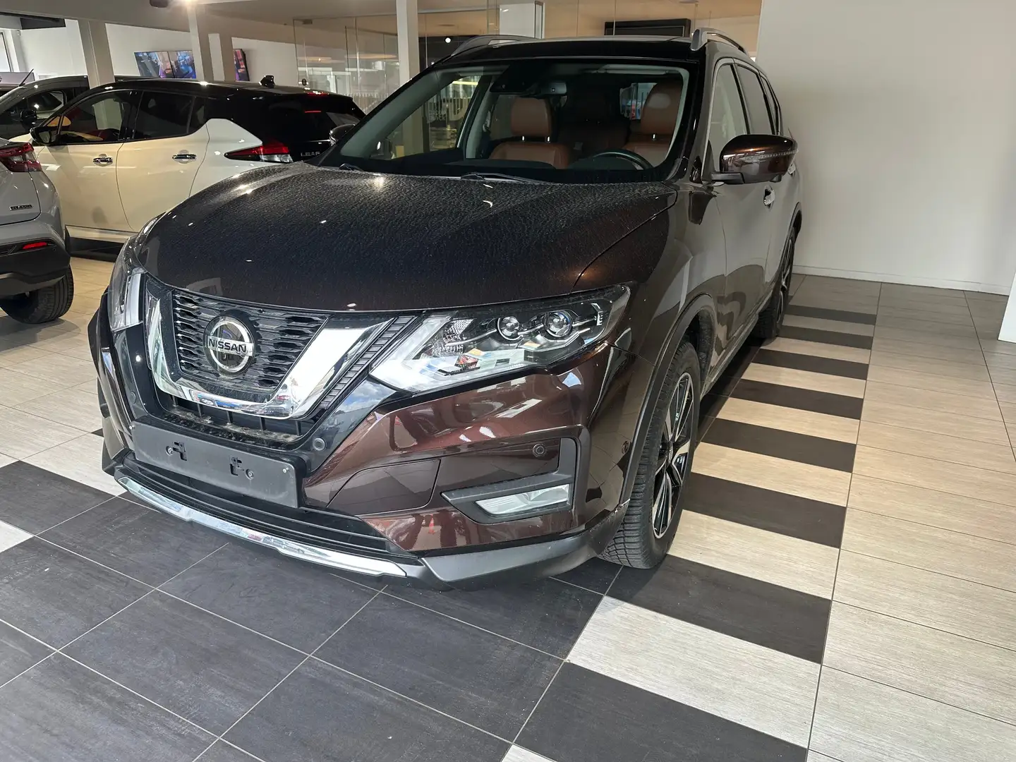 Nissan X-Trail 1.3 DIG-T 2WD Tekna DCT Brun - 1