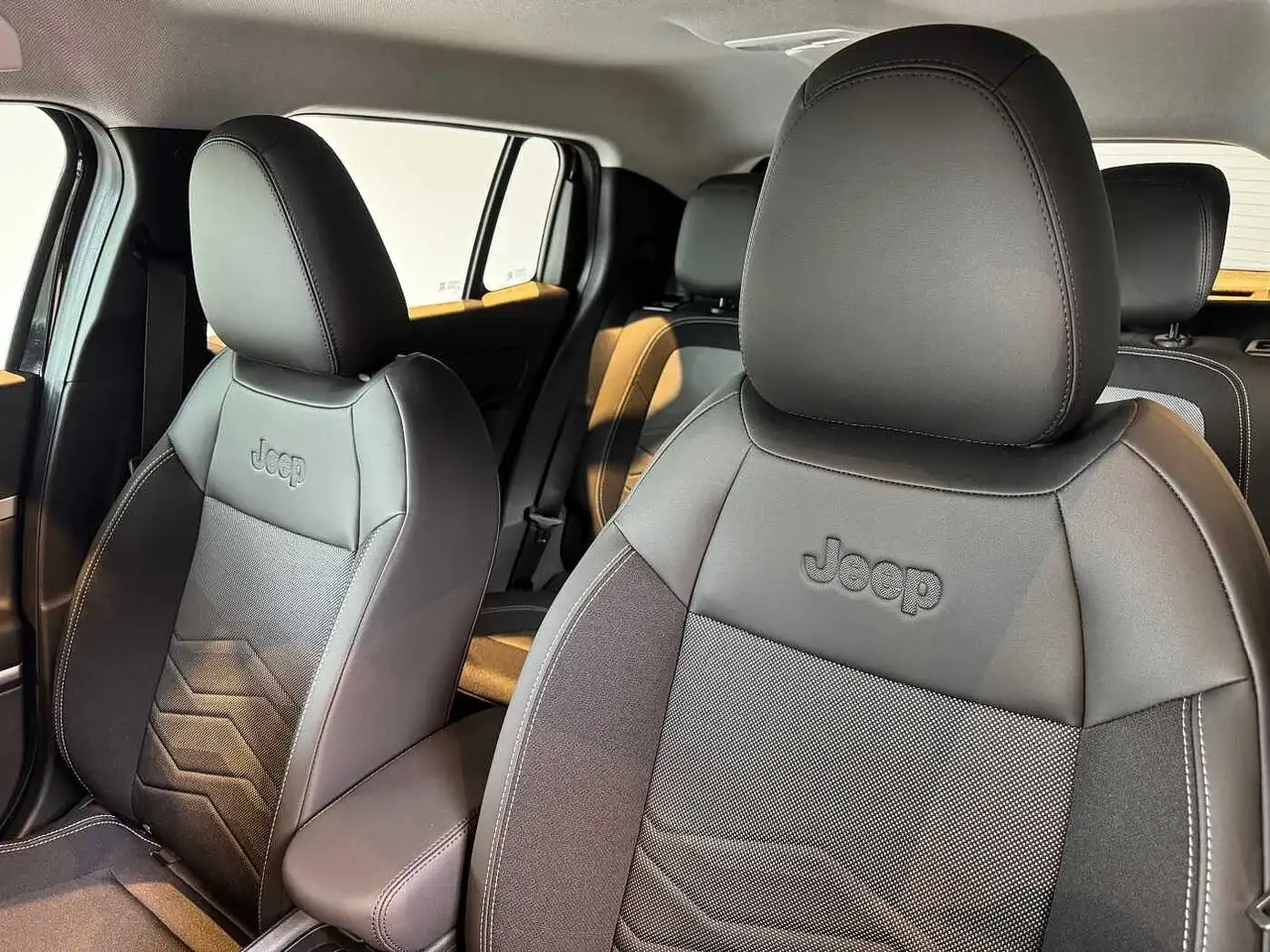 Jeep Avenger 1.2 Altitude 0KM Met Carplay 13