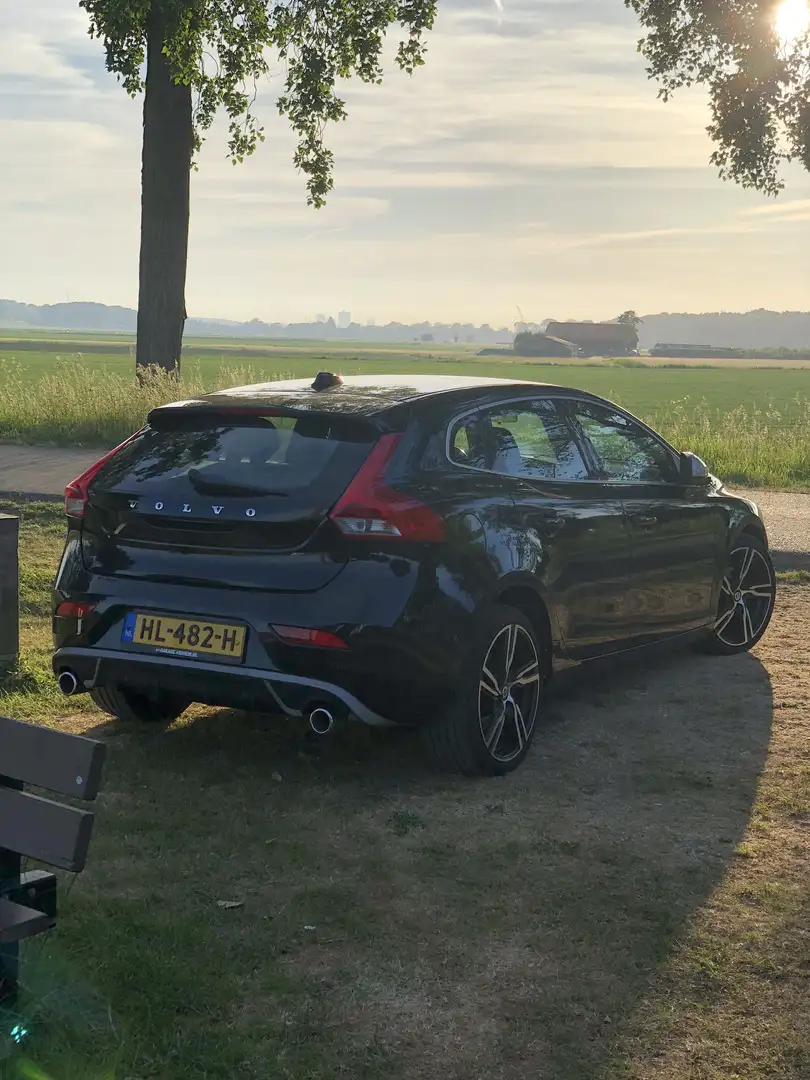 Volvo V40 2.0 D2 Summum Bns Zwart - 1