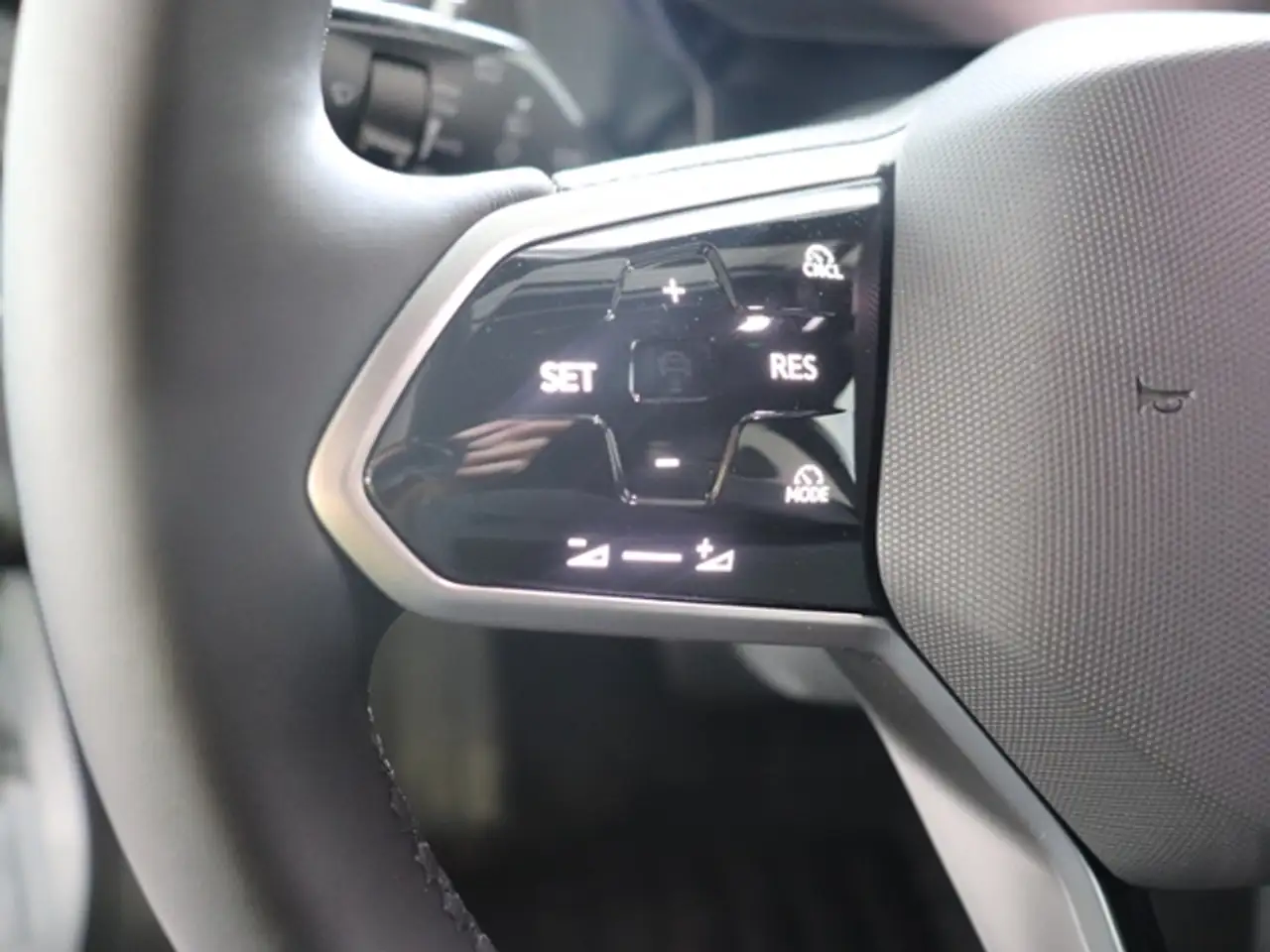 Volkswagen ID.3 Pure 125/52 E1H*NAVI*ACC*LED*APPCONNECT*SIH*EPH* 16