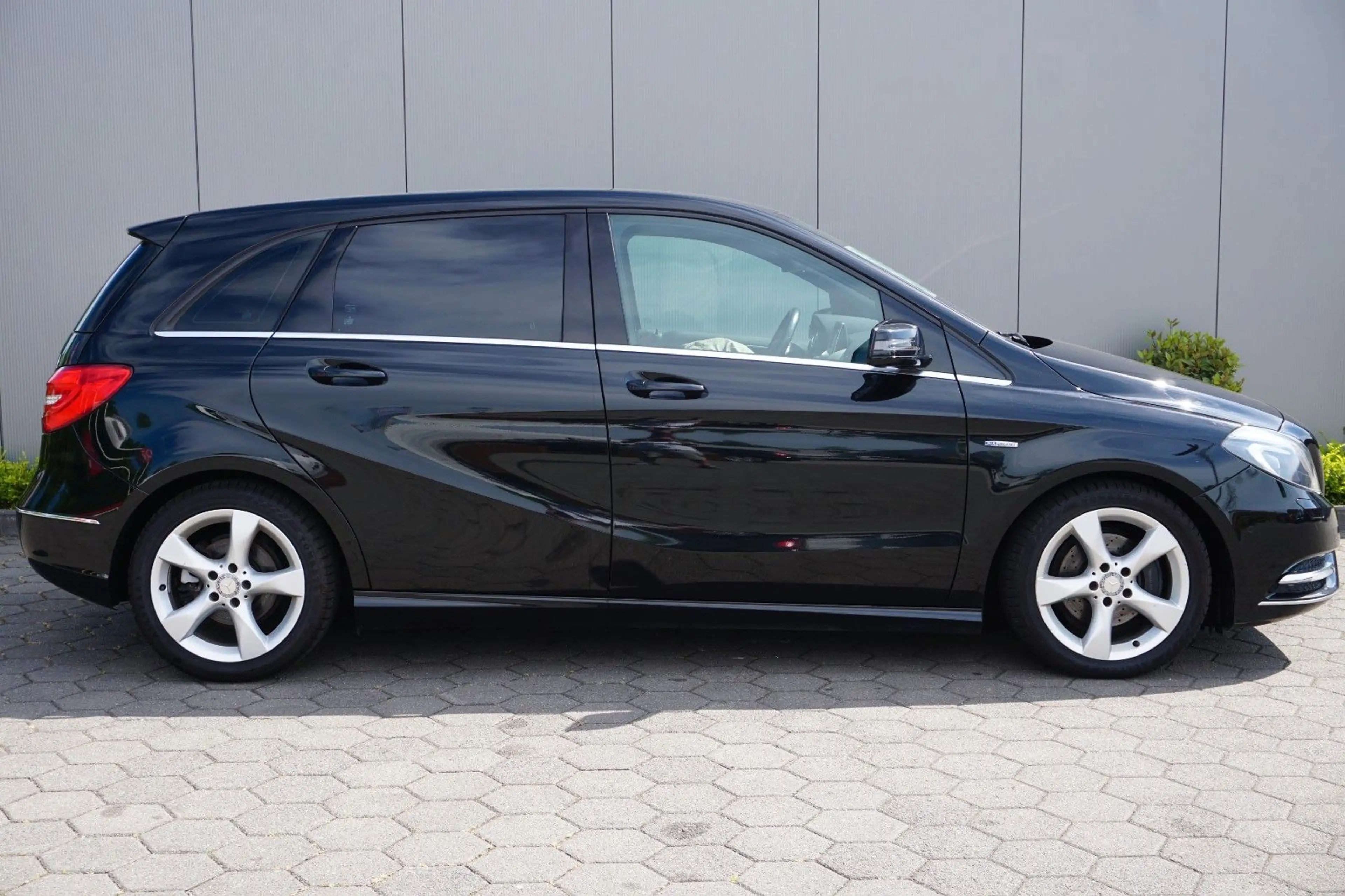 Mercedes-Benz B 200 BlueE.*Sitzheizung*Xenon*Navi*Garantie* — photo 4