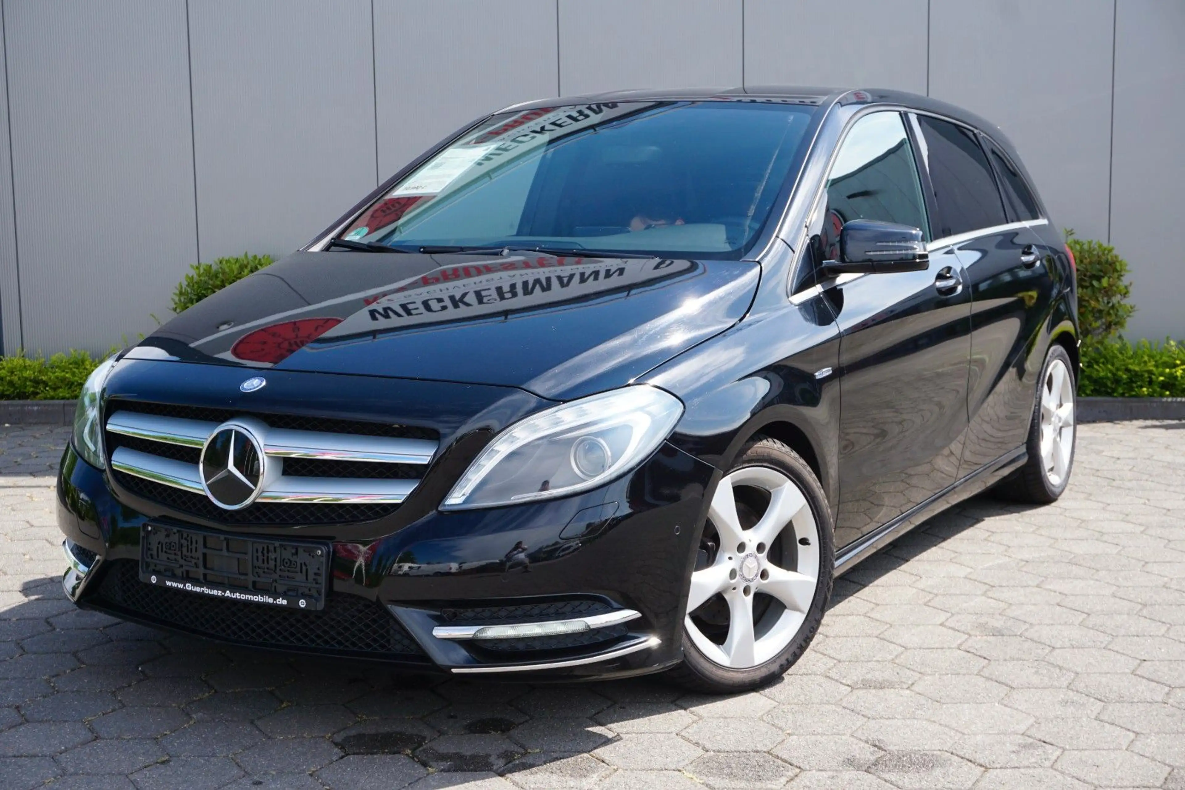 Mercedes-Benz B 200 BlueE.*Sitzheizung*Xenon*Navi*Garantie*