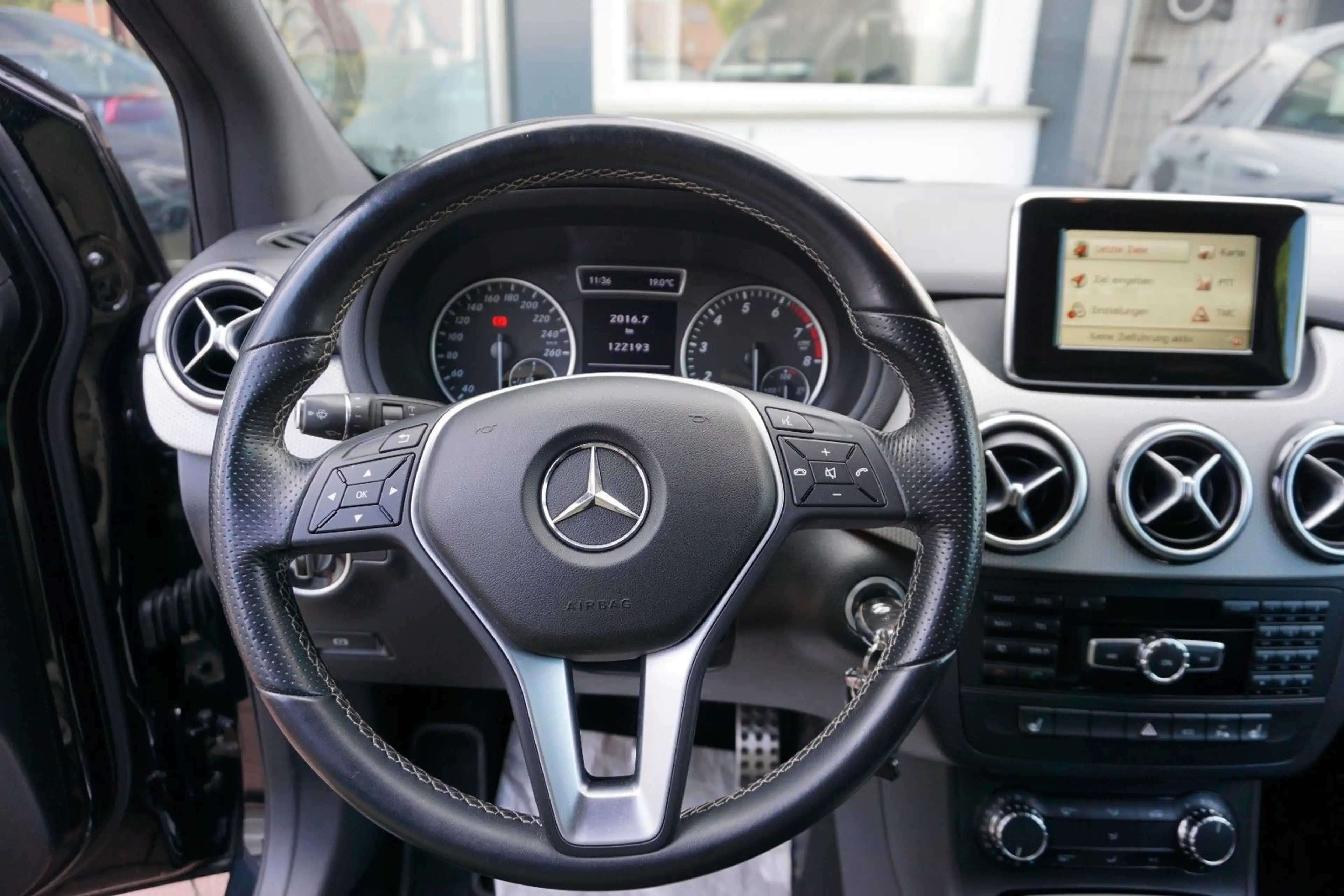 Mercedes-Benz B 200 BlueE.*Sitzheizung*Xenon*Navi*Garantie* — photo 14