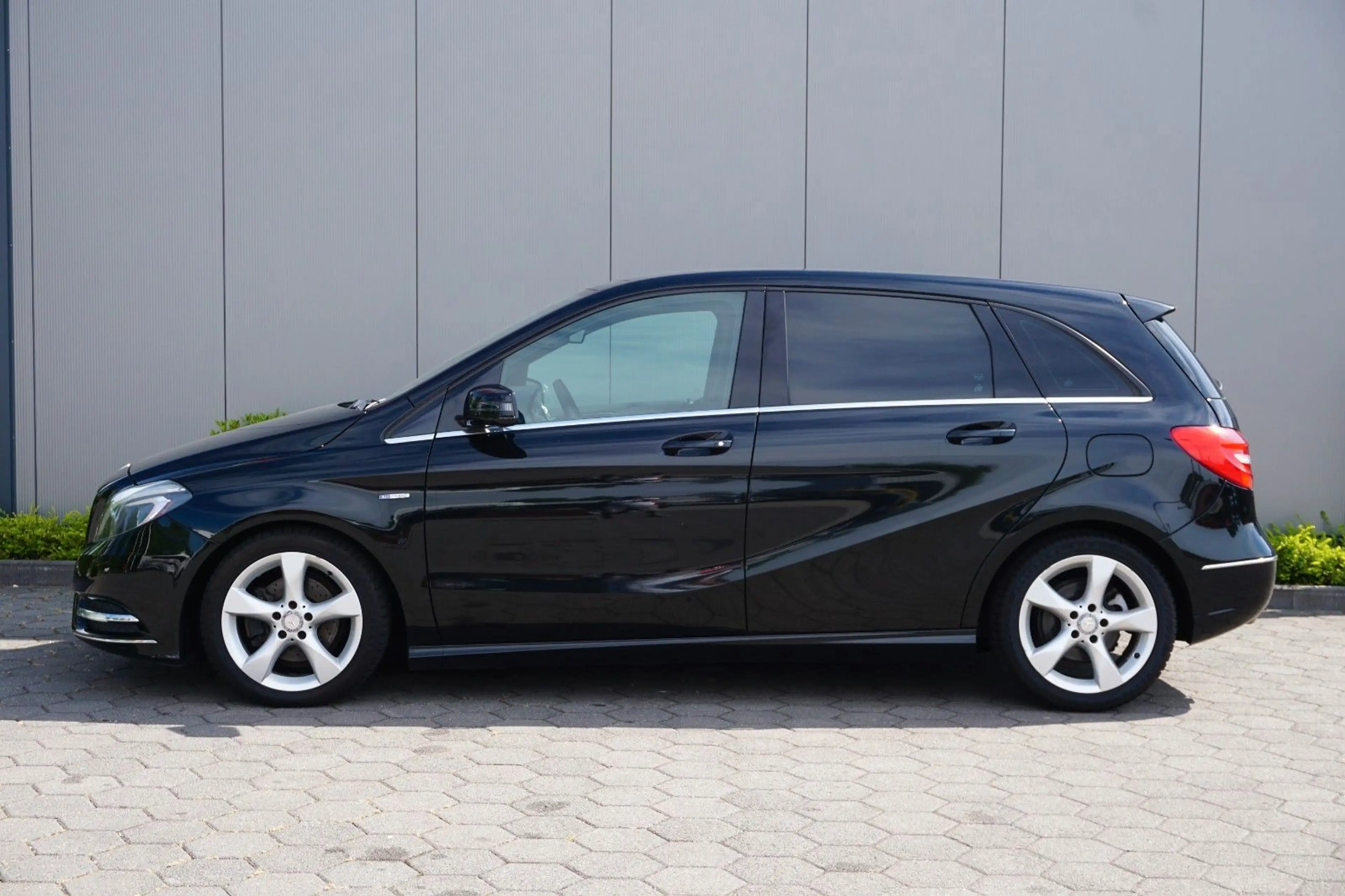 Mercedes-Benz B 200 BlueE.*Sitzheizung*Xenon*Navi*Garantie* — photo 8