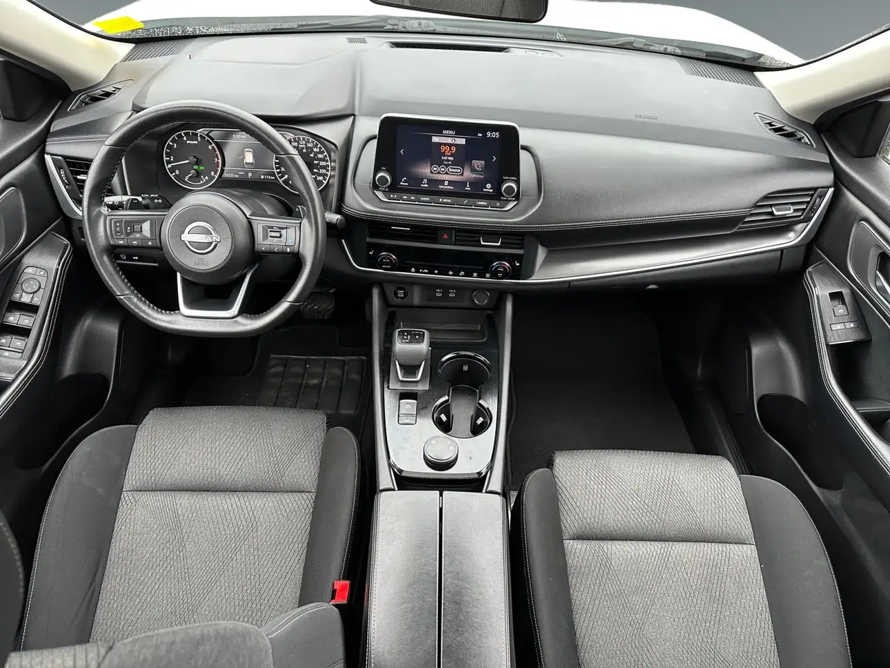 Nissan Rogue снимка Nissan Rogue